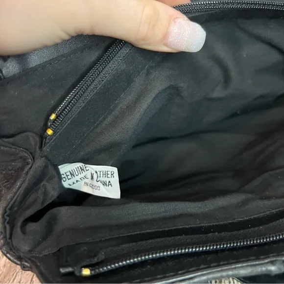 BOUTIQUE  - genuine leather shoulder bag - Picture 9 of 11